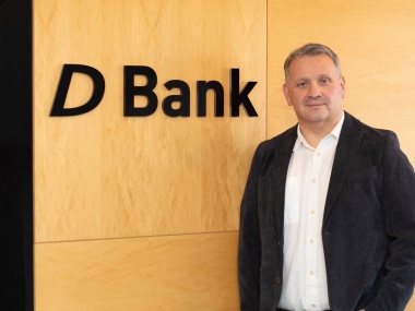 Николай Спасов е главен изпълнителен директор и председател на УС на Търговска банка Д АД